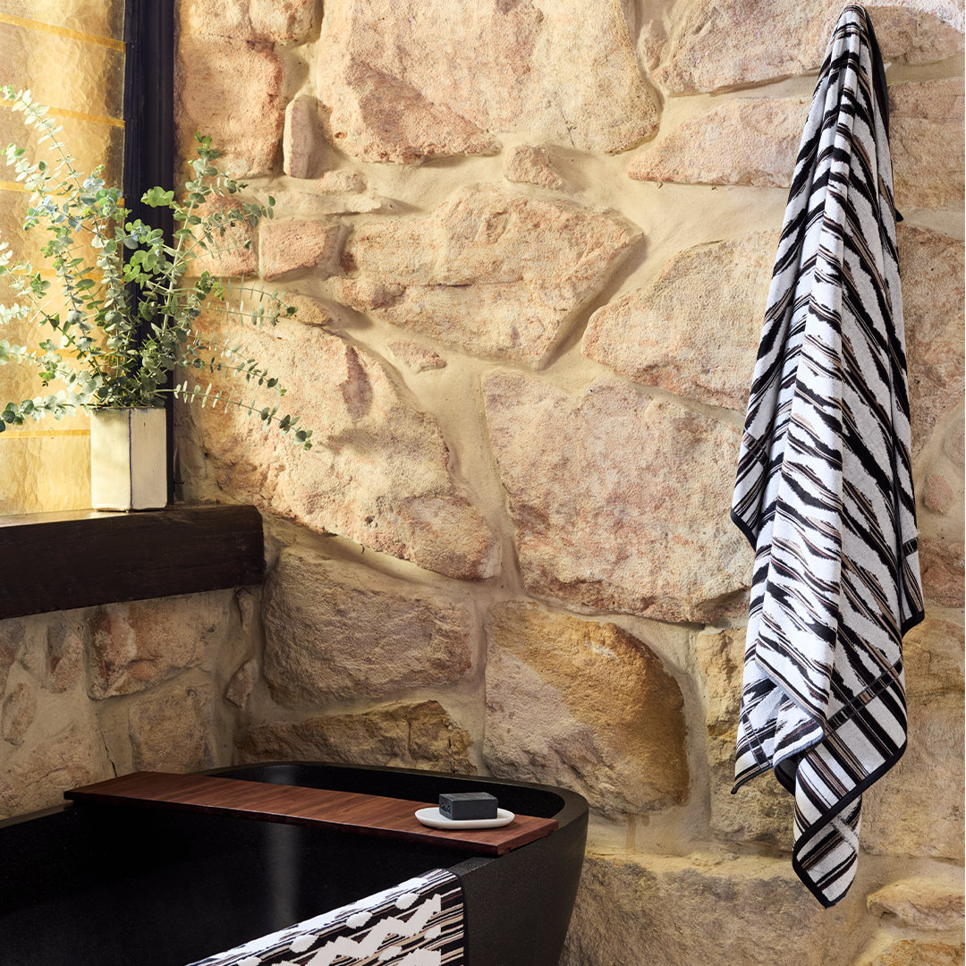 Ripple towel in Dark