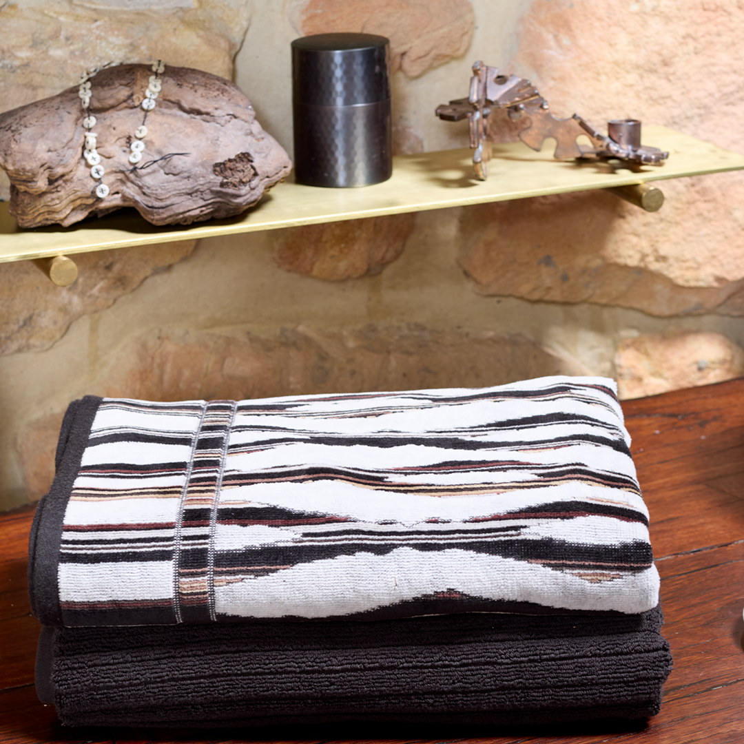 Ripple towel in Dark