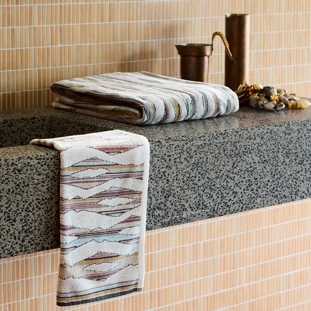 Ripple towel In Light