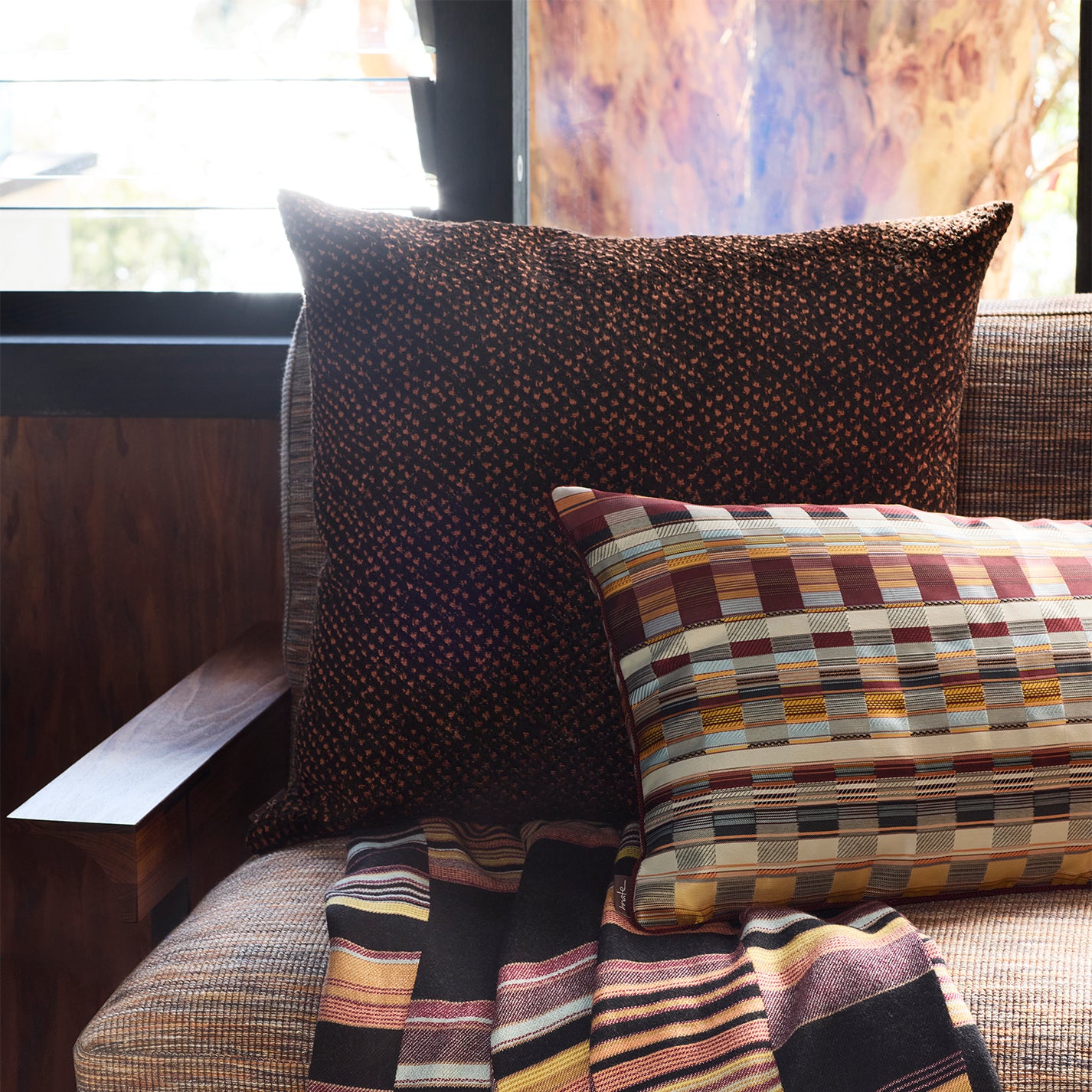 Banksia cushion in Earth