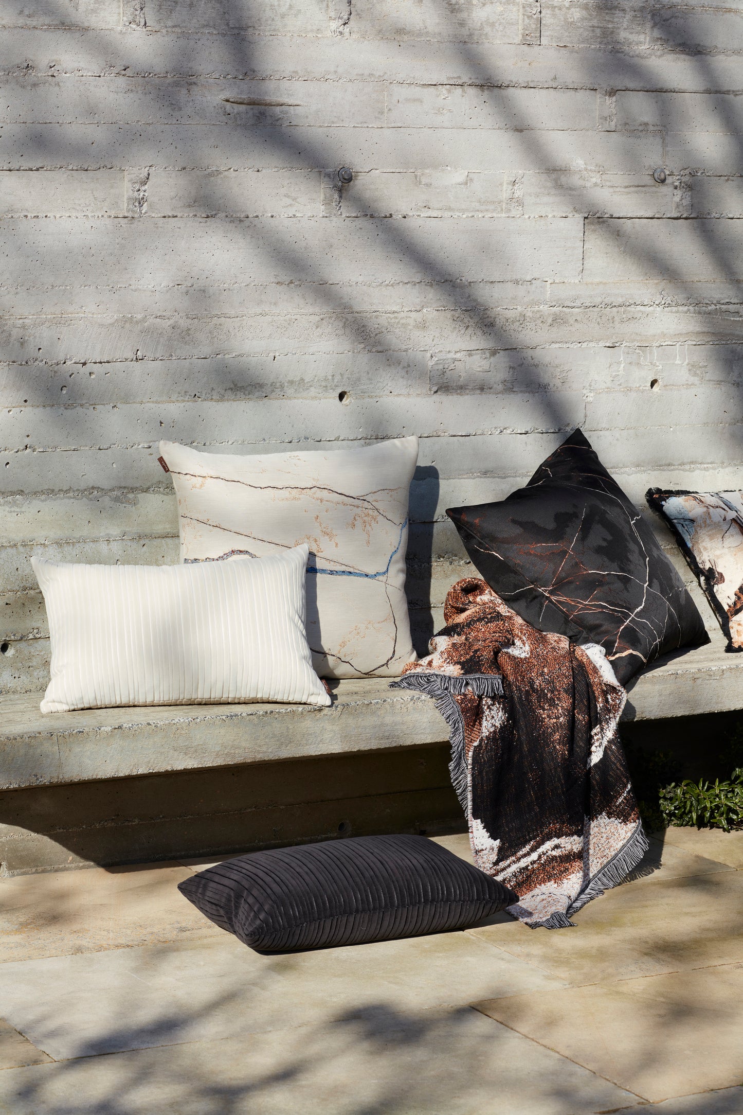 Slate fabric in Carbon