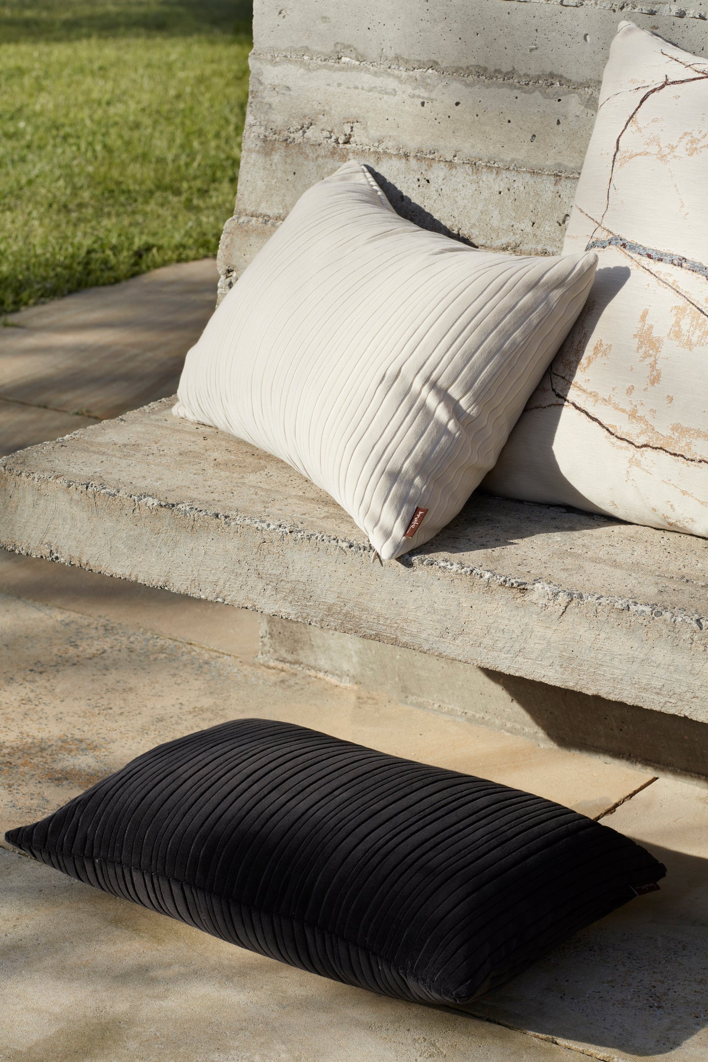 Slate cushion in Carbon