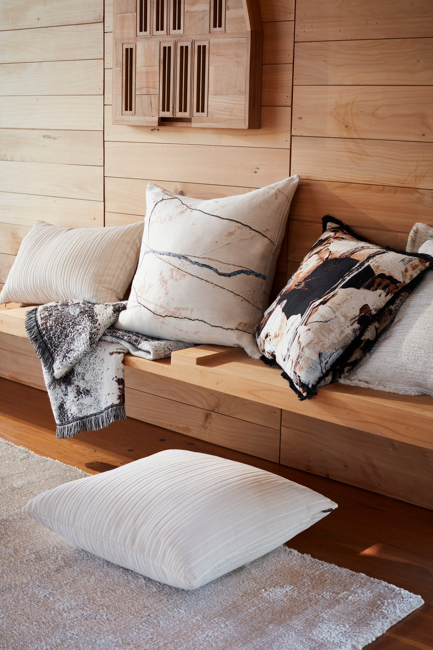 Fracture Reverse cushion